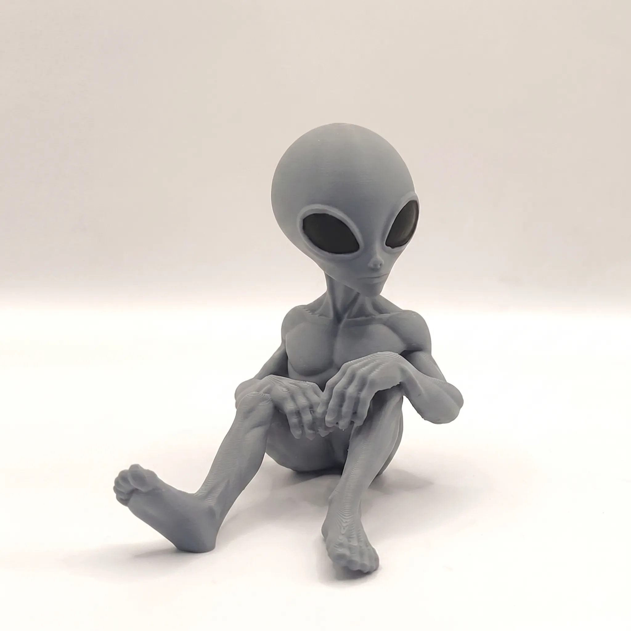 1330 - Alien sentado Mamadisimo